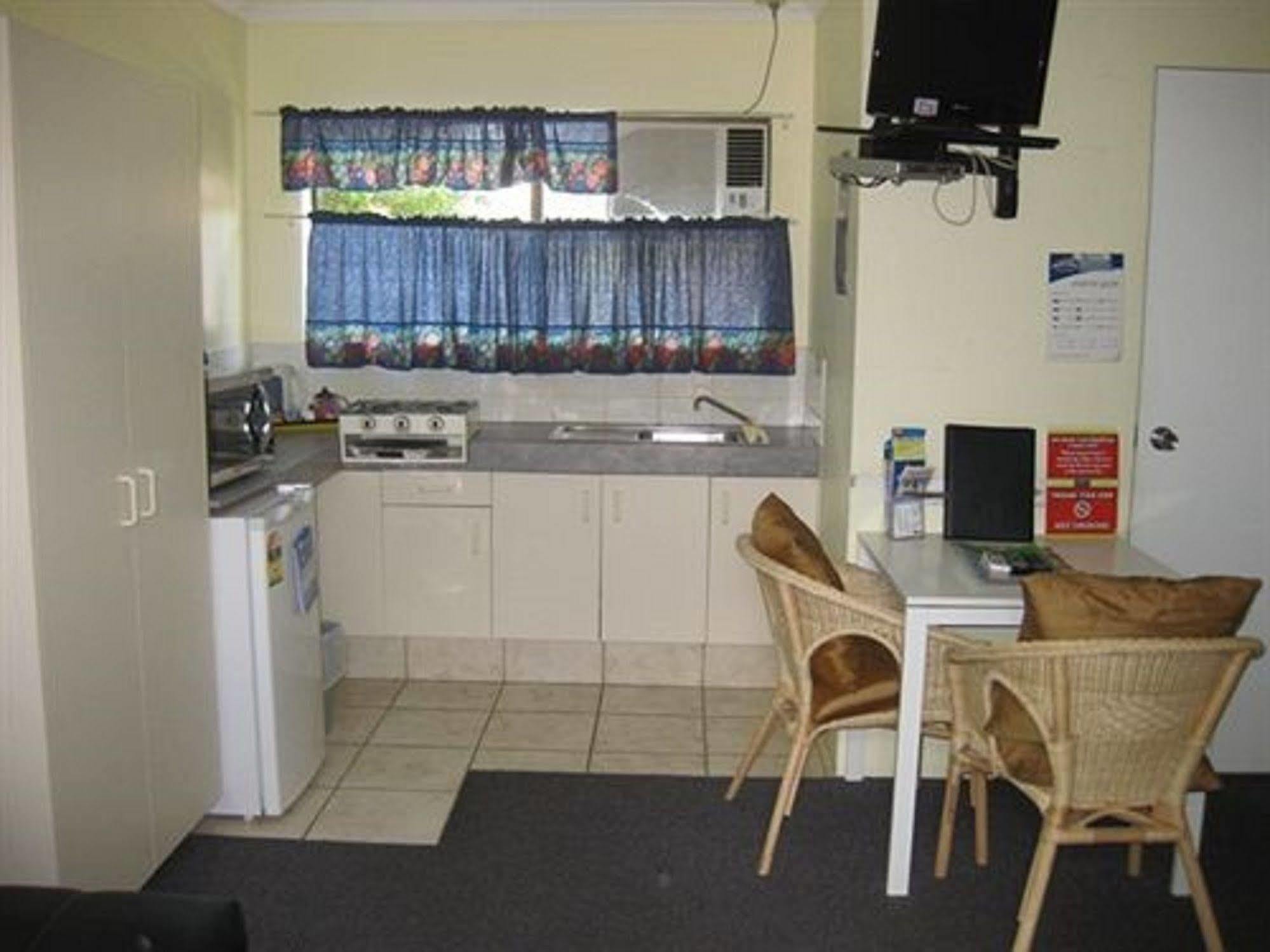 Twin Pines Motel Mooloolaba Εξωτερικό φωτογραφία
